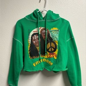 Black is power. Very cute green graphic hoodie